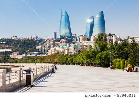 Baku boulevard, Caspian sea 83946811