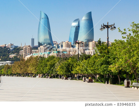 Baku boulevard, Caspian sea 83946835