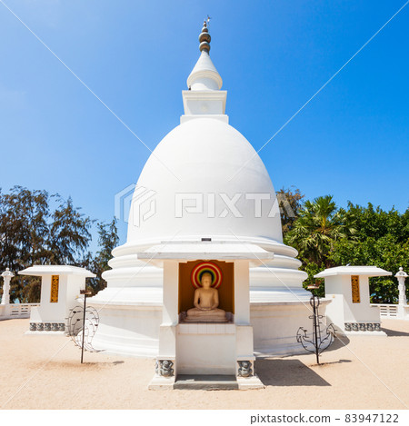 Dambakola Patuna Sangamitta Viharaya 83947122