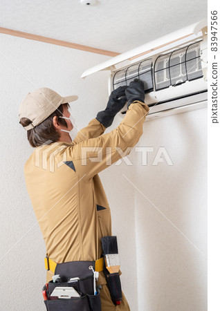 Air conditioner cleaning by a cleaning company 83947566