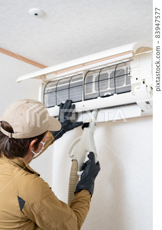Air conditioner cleaning by a cleaning company 83947577