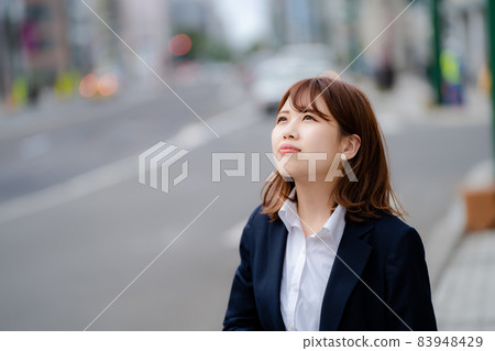 看女商人 83948429