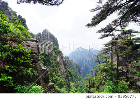 Huangshan, China Huangshan, China 83950773