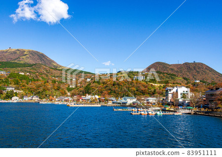 Autumn color of Lake Ashinoko, Motohakone, Hakone-machi, Ashigarashimo-gun, Kanagawa Autumn color of Lake Ashinoko, Motohakone, Hakone-machi, Ashigarashimo-gun, Kanagawa 83951111