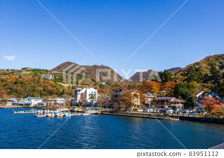 Autumn color of Lake Ashinoko, Motohakone, Hakone-machi, Ashigarashimo-gun, Kanagawa Autumn color of Lake Ashinoko, Motohakone, Hakone-machi, Ashigarashimo-gun, Kanagawa 83951112
