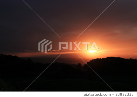 日落 83952333