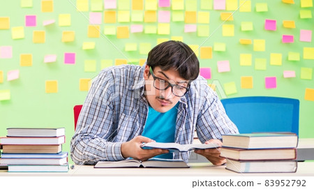 Student with many conflicting priorities 83952792