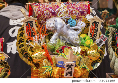 Tori no Ichi rake,繁榮的商業,多彩的神社 Tori no Ichi rake,繁榮的商業,多彩的神社 83953366