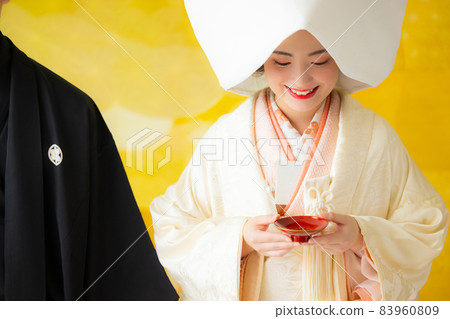 Pure white 339 degrees Pure white 339 degrees 83960809