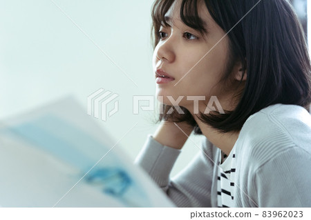 工作到黎明的女人 83962023
