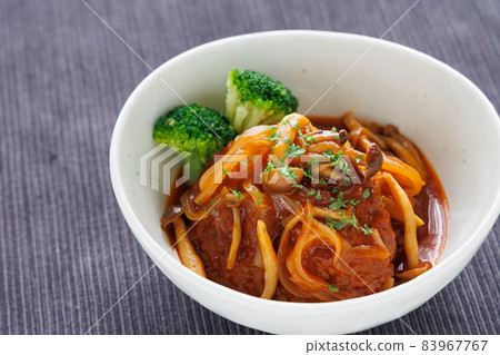 紅燒漢堡牛排 紅燒漢堡牛排 83967767