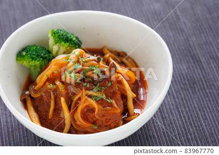 紅燒漢堡牛排 紅燒漢堡牛排 83967770