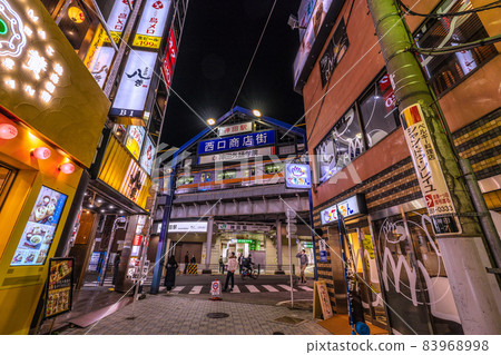 Tokyo cityscape of Japan Overlooking the bar in front of Kanda station. The declaration has been lifted, but = November 13th Tokyo cityscape of Japan Overlooking the bar in front of Kanda station. The declaration has been lifted, but = November 13th 83968998
