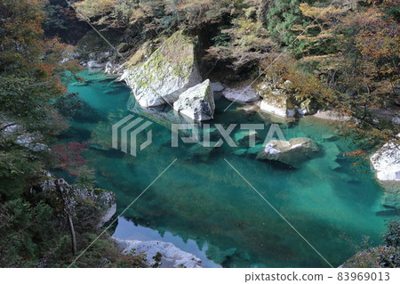 翠綠的祖谷川 祖谷谷（德島縣三好市） 83969013