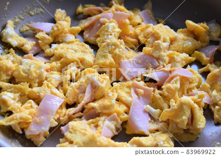Fried egg Fried egg 83969922