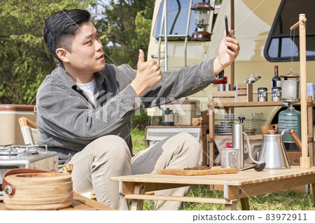 年輕人，露營，露營，旅遊，愛好，休閒，休閒，戶外，露營，帳篷，防水布，露營裝備，韓語 83972911