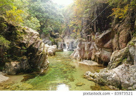 Scenery of the blunt river valley in Imabari City, Ehime Prefecture 83973521