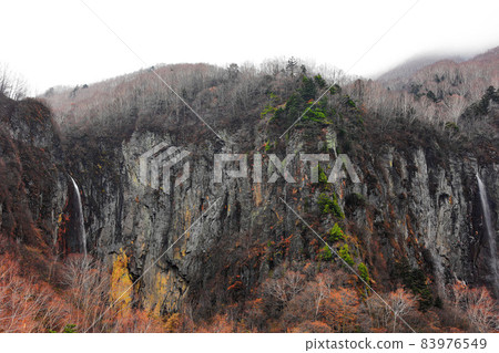 Yonago large waterfall 83976549