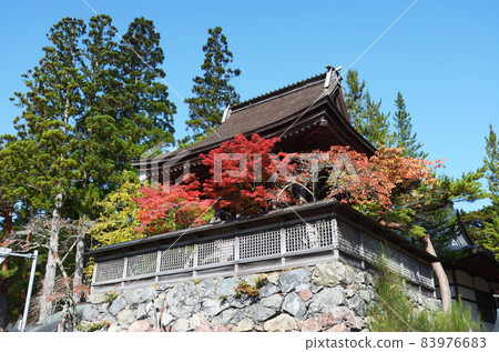 和歌山縣高野山金剛峰寺,6點鐘的秋葉鐘 和歌山縣高野山金剛峰寺,6點鐘的秋葉鐘 83976683