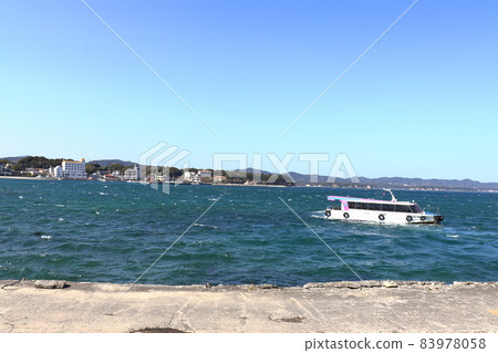 三重縣志摩市馬托亞灣的Watakano島 三重縣志摩市馬托亞灣的Watakano島 83978058