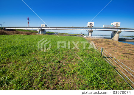 Scenery of the Tone River Musashi Ohashi Tone Ozeki Early autumn season Scenery of the Tone River Musashi Ohashi Tone Ozeki Early autumn season 83978074