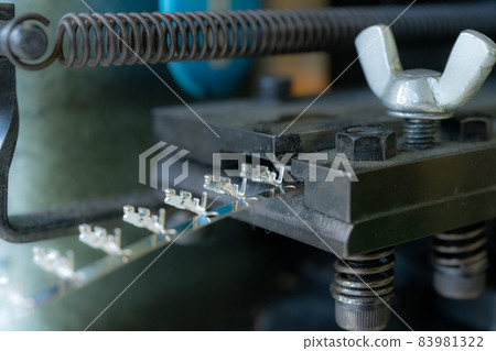 [Machine] Press machine / crimping machine / applicator [Industry] 83981322