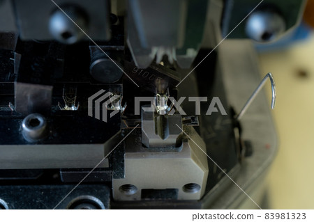 [Machine] Press machine / crimping machine / applicator [Industry] 83981323