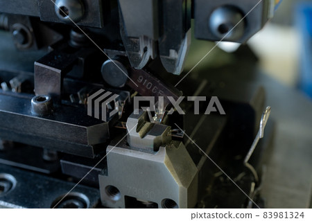 [Machine] Press machine / crimping machine / applicator [Industry] 83981324