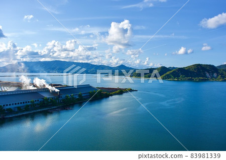 從江島大橋眺望中海工廠區的水邊工廠 從江島大橋眺望中海工廠區的水邊工廠 83981339