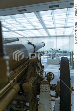 Yushukan "Touching the virtues of the spirits who gave their precious lives for the country" (Yasukuni Shrine) Cannon 83986415