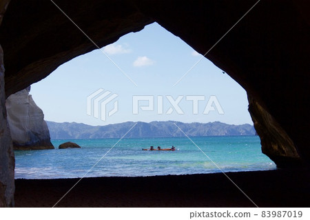 新西蘭大教堂洞穴的大教堂灣 83987019