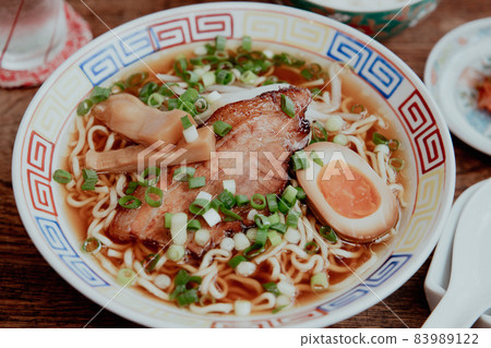 Home-made instant bag noodle soy sauce ramen rice set 83989122
