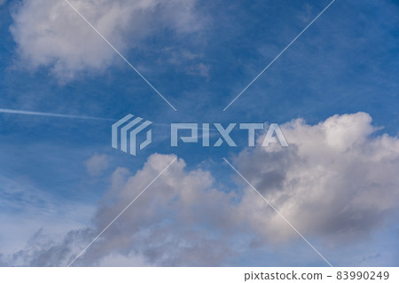 Autumn scenery in and around Shirakawa-go, Shirakawa-mura, Gifu Prefecture 83990249