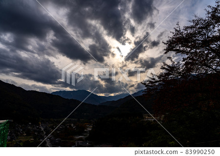 Autumn scenery in and around Shirakawa-go, Shirakawa-mura, Gifu Prefecture 83990250
