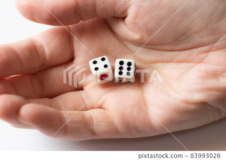Roll the dice Roll the dice 83993026