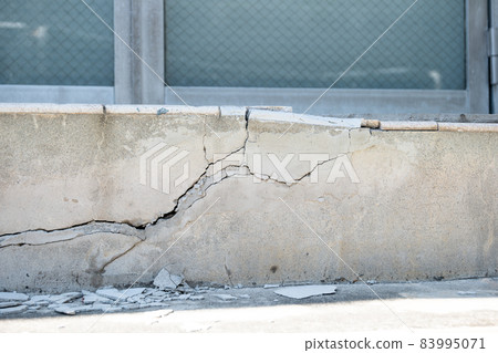 Texture cracks Concrete stairs sprayed mottled pattern white gray stains cracks Texture cracks Concrete stairs sprayed mottled pattern white gray stains cracks 83995071
