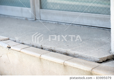 Texture cracks Concrete stairs sprayed mottled pattern white gray stains cracks Texture cracks Concrete stairs sprayed mottled pattern white gray stains cracks 83995079