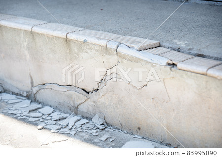 紋理裂縫混凝土樓梯噴塗斑駁圖案白色灰色污漬裂縫 紋理裂縫混凝土樓梯噴塗斑駁圖案白色灰色污漬裂縫 83995090