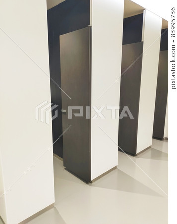 廁所包間 83995736