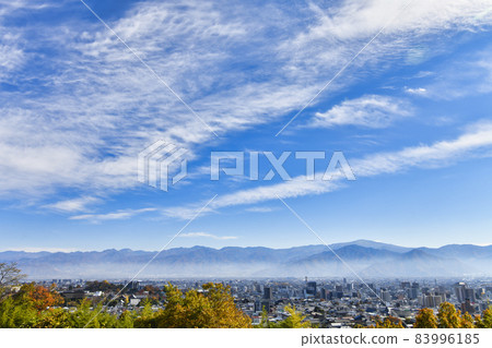 秋天的善光寺平和藍天 秋天的善光寺平和藍天 83996185
