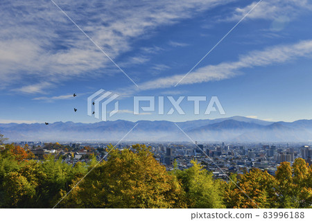 秋天的善光寺平和藍天 秋天的善光寺平和藍天 83996188