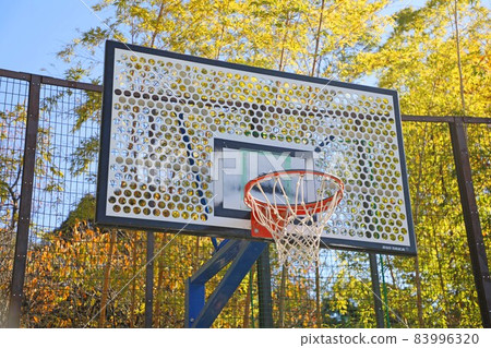 Basketball goal 83996320