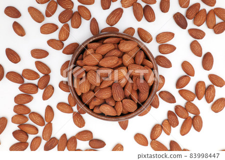 Almond 83998447