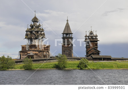 Russia, Kizhi, Pokrovskaya Church, Preobrazhenskaya Church, Belfry, Lake Onega Russia, Kizhi, Pokrovskaya Church, Preobrazhenskaya Church, Belfry, Lake Onega 83999501