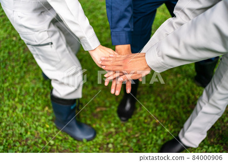 Unity, cooperation, workers Unity, cooperation, workers 84000906