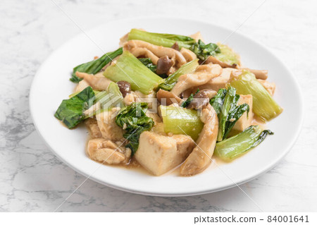 Stir-fried tofu and bok choy in oyster sauce 84001641