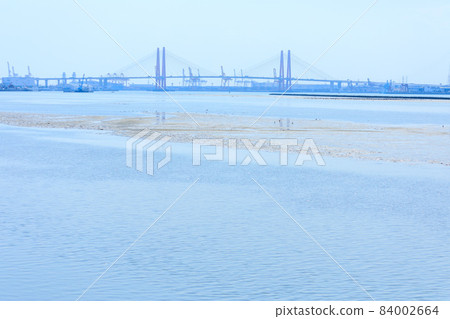A distant view of Fujimae-Higata and the famous port Triton in Nagoya 84002664
