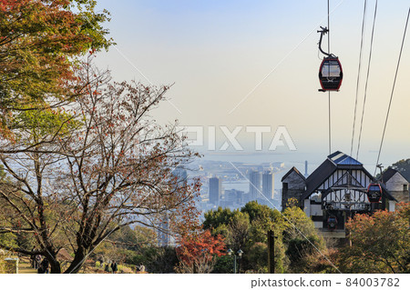 Kobe Nunobiki Herb Garden in full bloom of autumn leaves Kobe Nunobiki Herb Garden in full bloom of autumn leaves 84003782