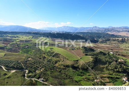 Ronda, a city of cliffs Ronda, a city of cliffs 84009853