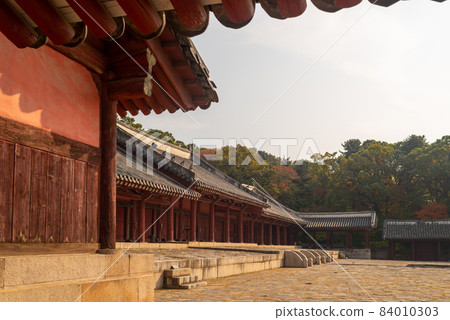 Jongmyo Confucian shrine of the Korean Joseon Dynasty in Seoul, South Korea 84010303